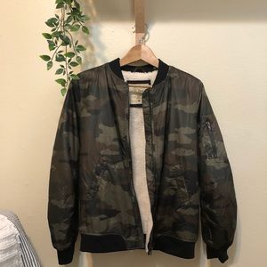 Fuzzy camo jacket size medium